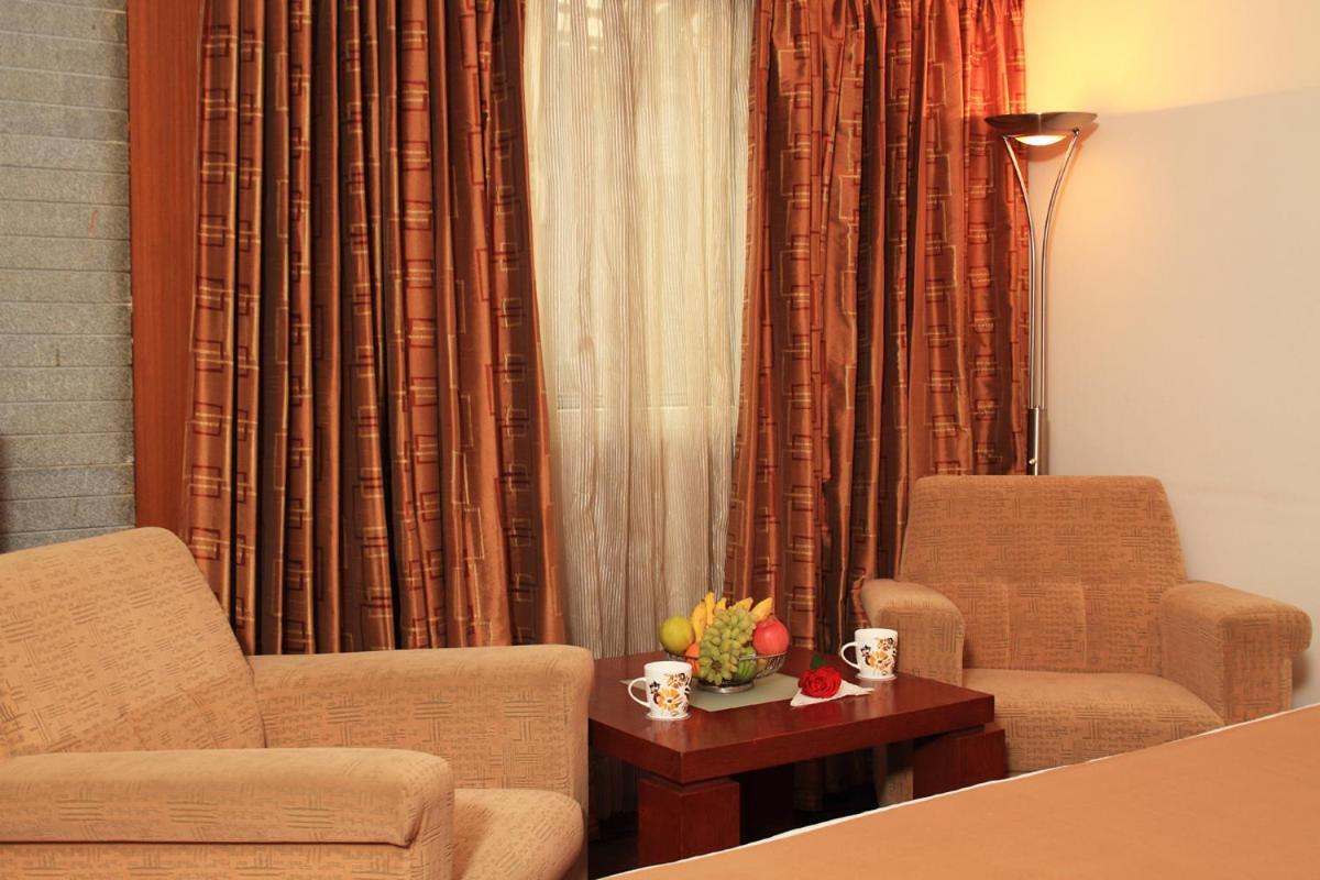 Parijatha Gateway Hotel Bangalore Luaran gambar