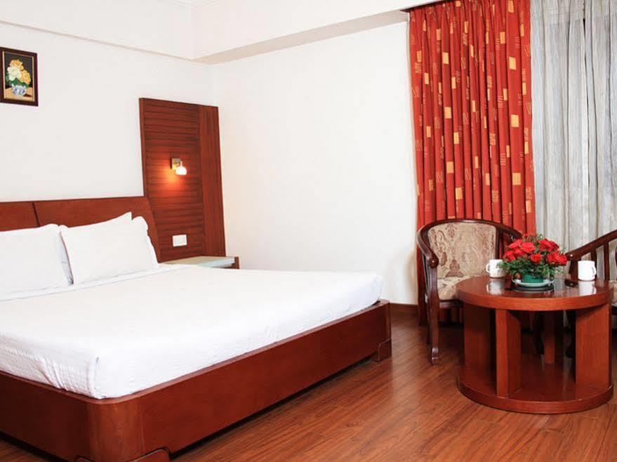 Parijatha Gateway Hotel Bangalore Luaran gambar